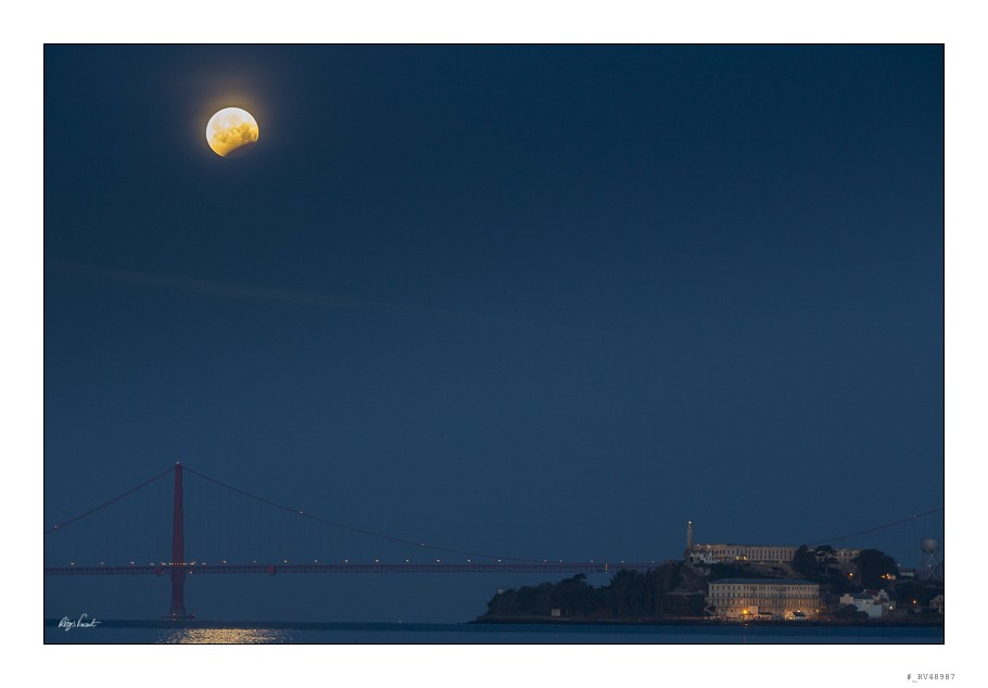 April Full moon: over Alcatraz and moon eclipse RV48987 910x634