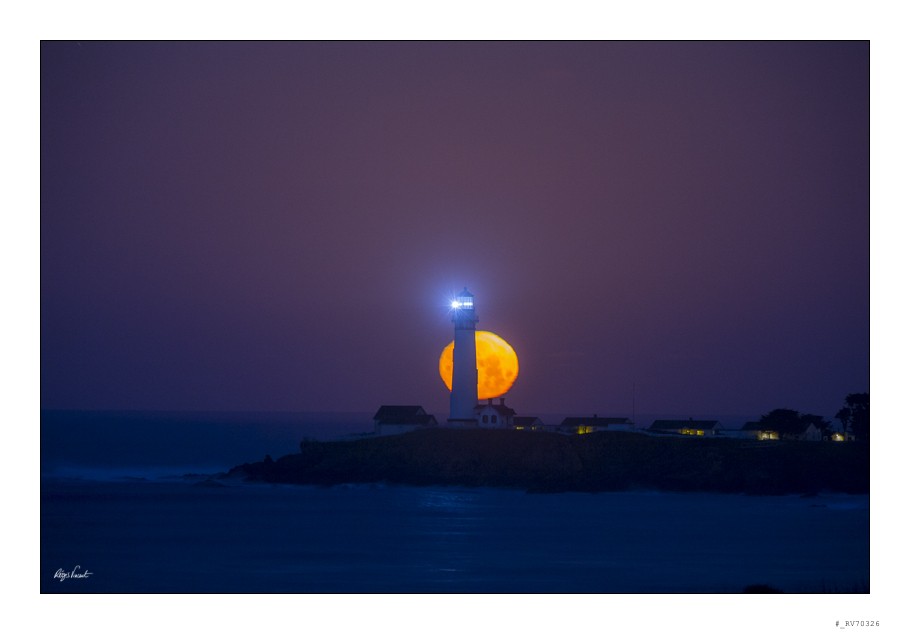 Full Moon over Pigeon Lighthouse RV70326 910x634