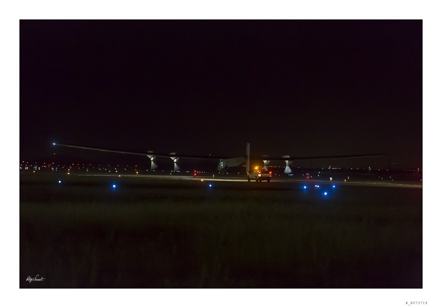 Solar Impulse 2- Takeoff from Moffett Field in Mountain View, CA RV73719 910x634